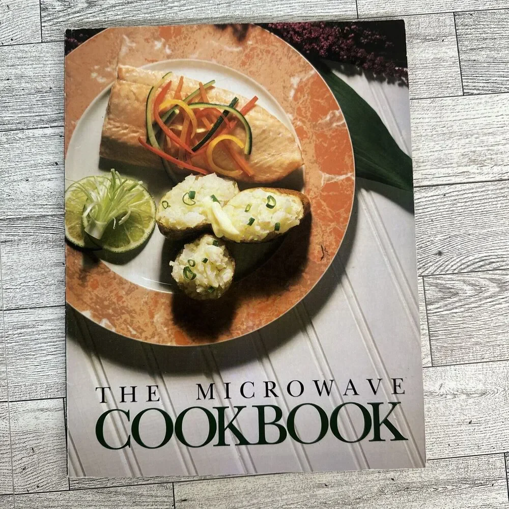 The Microwave Cookbook - Vintage Undated - Printed‎ in Korea Part No. 862A691P41